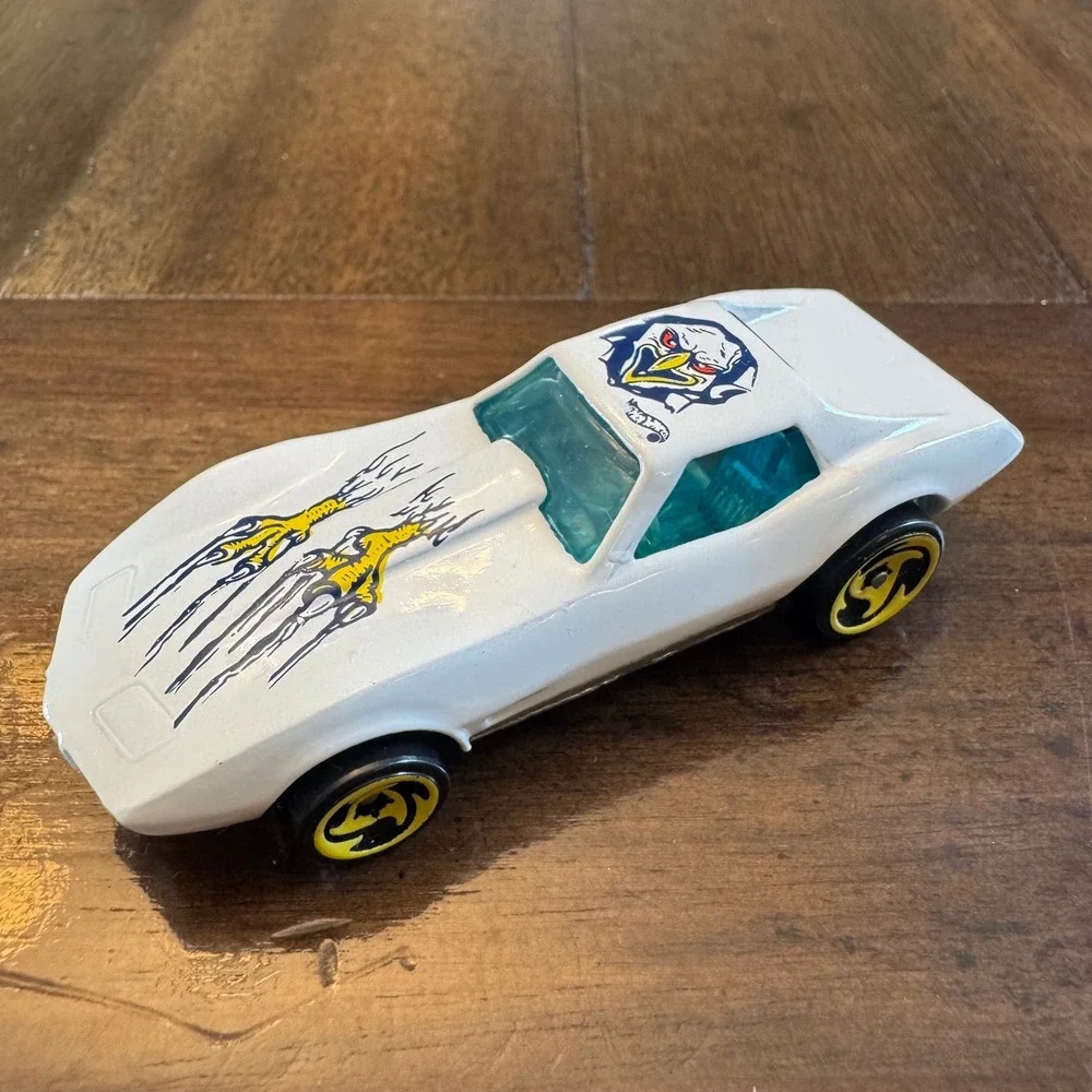 Hot Wheels Corvette Stingray Car White Eagle Talons Blue Tint 1975 Casting